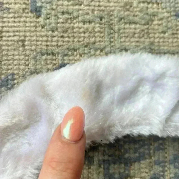 Vintage Barbie Furry White‎ Shawl and White Chunky Heels 1990s Accessories - Picture 4 of 9